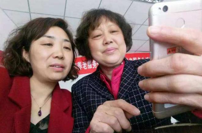 朋友圈屏蔽父母的孩子是什么心理,怎么看待孩子屏蔽父母的朋友圈