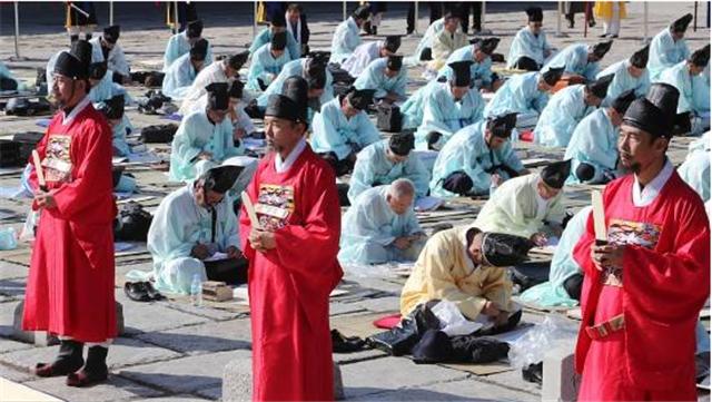 “被服儒雅，皮里春秋”，古代儒生如何从国士走向虚伪卫道士？