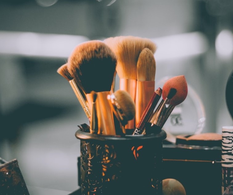 面部化妆的正确步骤顺序,完整化妆步骤先后顺序