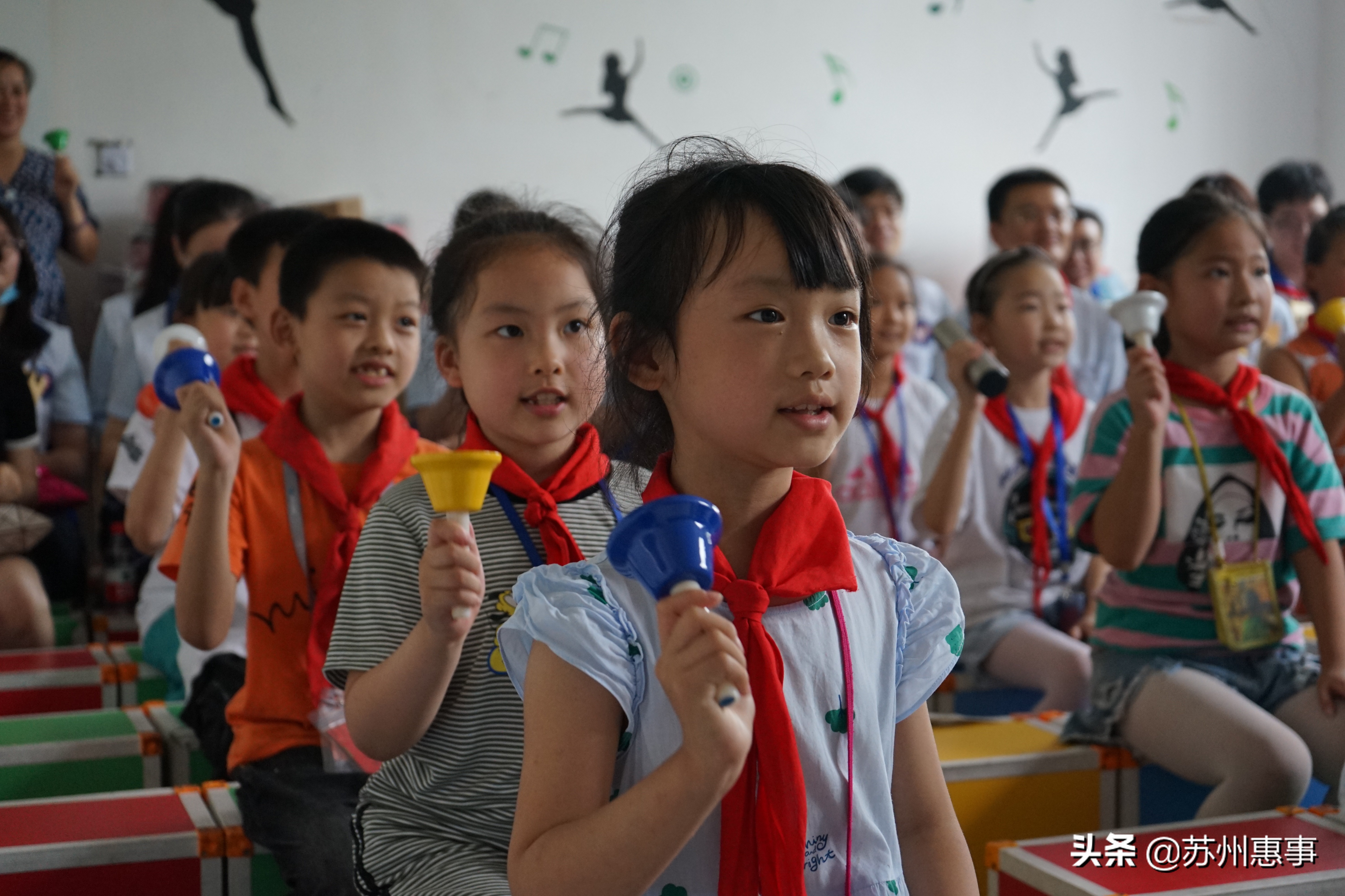 苏州建行“积分圆梦·微公益”快乐音乐教室在太仓卉贤小学落成