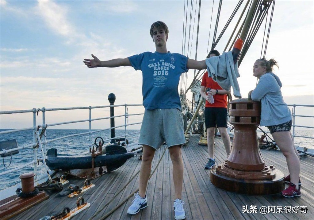 每个月工资4万元,每个月工资4000块