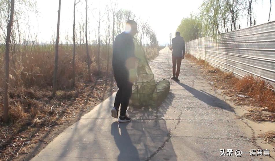 小帅潜海捕鱼,小帅在大海里钓大鱼