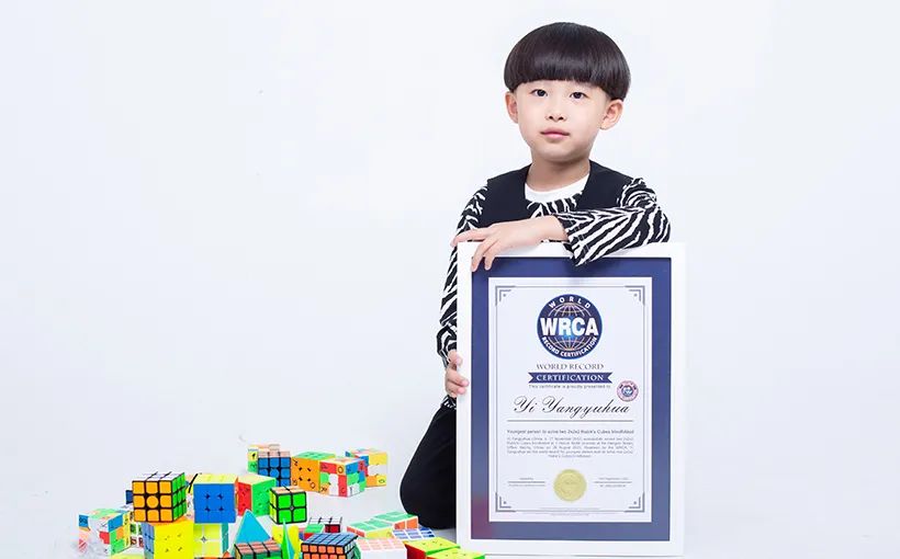 小孩父母双亡担起养家的重担,小小年纪就要扛起养家的重担