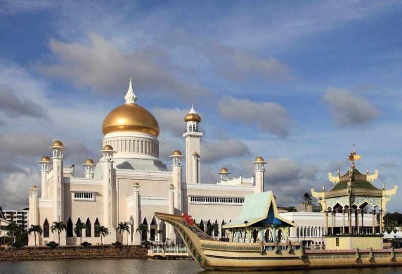 用金做的马桶,纯金马桶