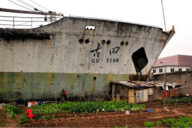 钢材匮乏的年代，中国建造世界上最大的水泥船，终身只航行过一次