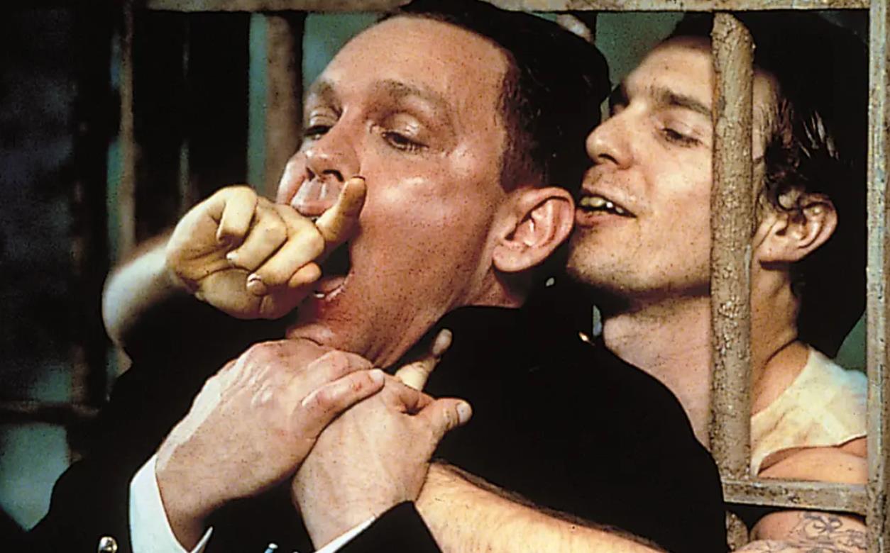 豆瓣8.8错失奥斯卡：他被控诉杀害两名小女孩，真相却剖开人性