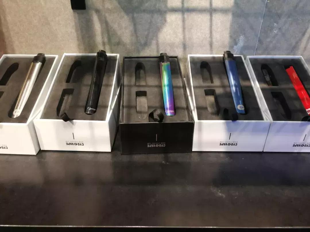 *子烟电**实体店揭秘:关门潮背后捅出一个假货天堂