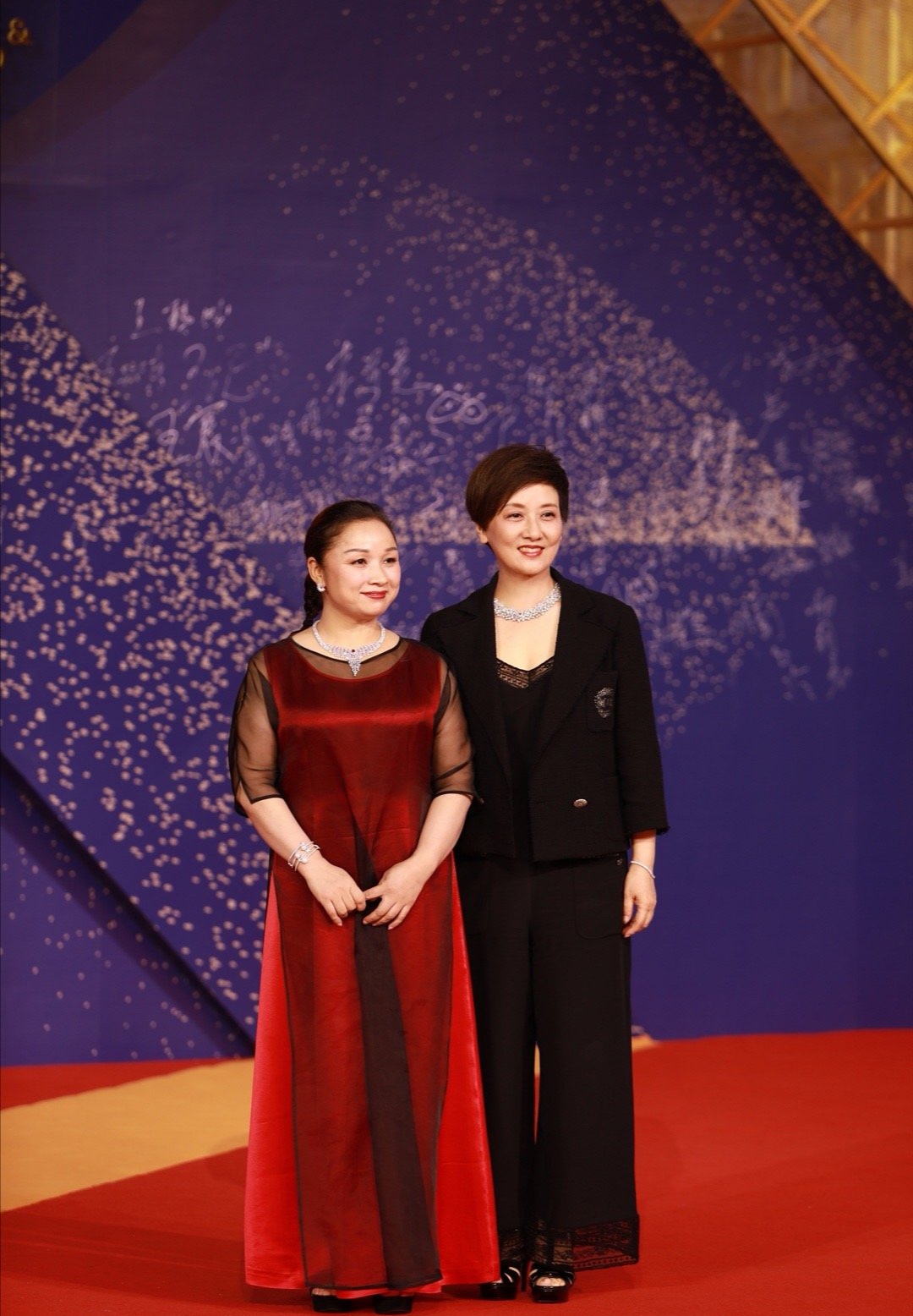 邓婕穿搭图片大全,邓婕黑装穿搭