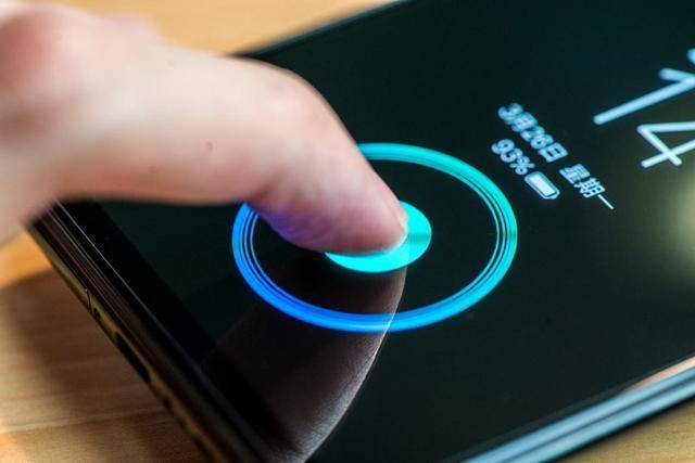 全球lcd屏手机,lcd屏幕能做屏下指纹识别吗