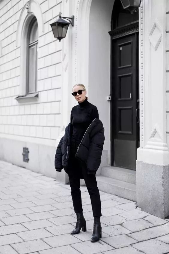 40-50岁洋气羽绒服裤子,冬天流行这样的羽绒服温暖又时髦