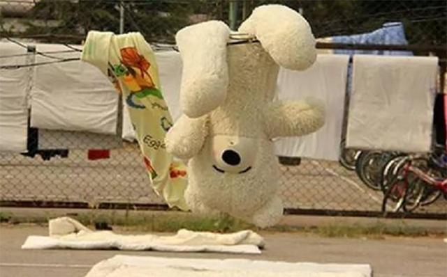 床单久睡不晒螨虫“成堆”?教你1招,不用洗不用晒,轻松除螨虫