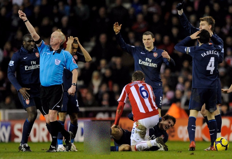 足球史上最恶劣的十大犯规,盘点看着都痛的画面