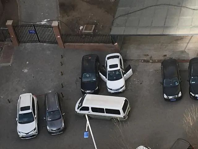 东莞小车太多了,很多打工者*款贷**也要买,车真的很重要吗?