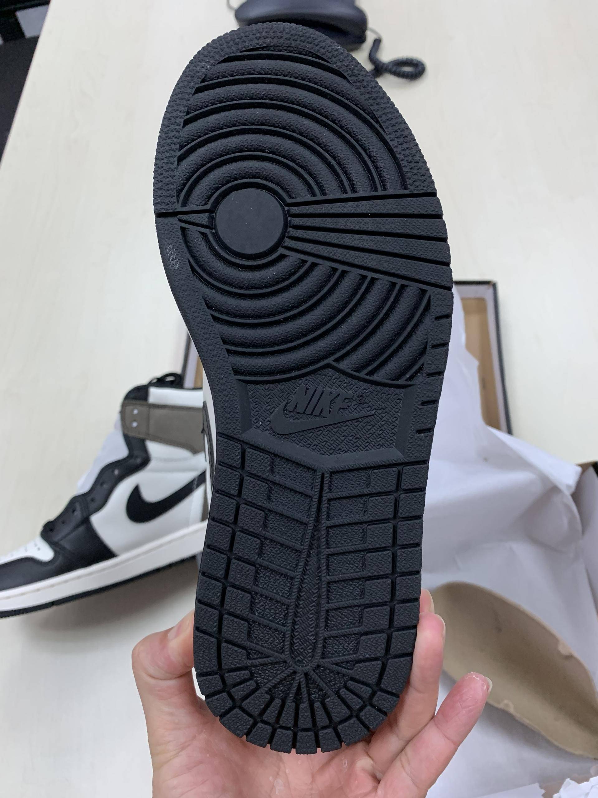入手小倒钩AirJordan1DarkMocha