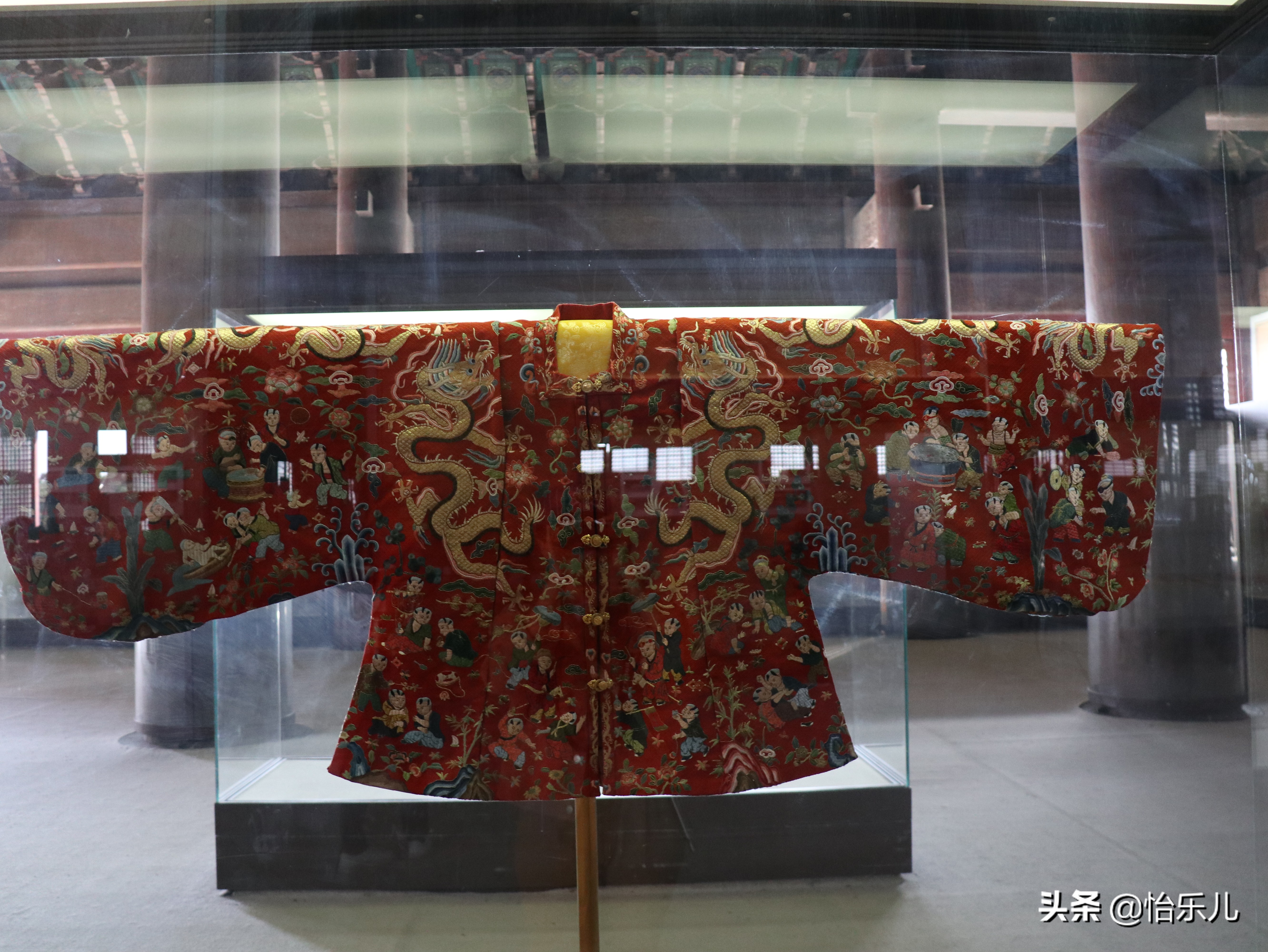 明十三陵出土文物百子衣,明定陵出土服饰