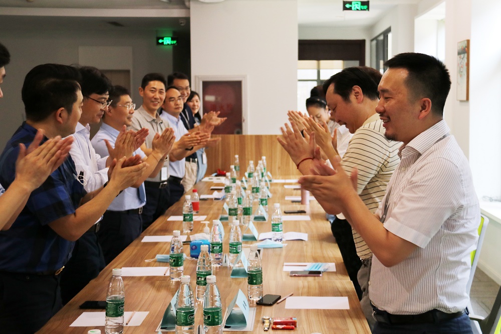 中银律师事务所换届产生新任领导班子集体走访慰问往届领导