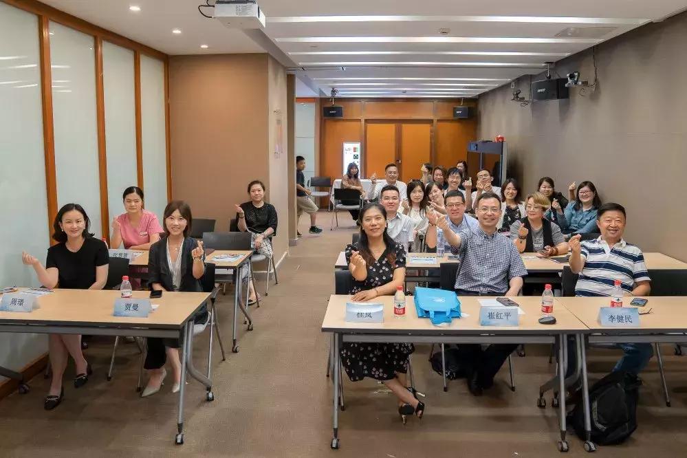 强强联合！上海泓视眼科医生集团与上海沃德医疗中心正式签约合作