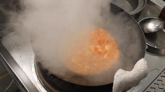 麻婆豆腐勾芡跟不勾芡哪个更好吃,麻婆豆腐炒菜勾芡技巧教学