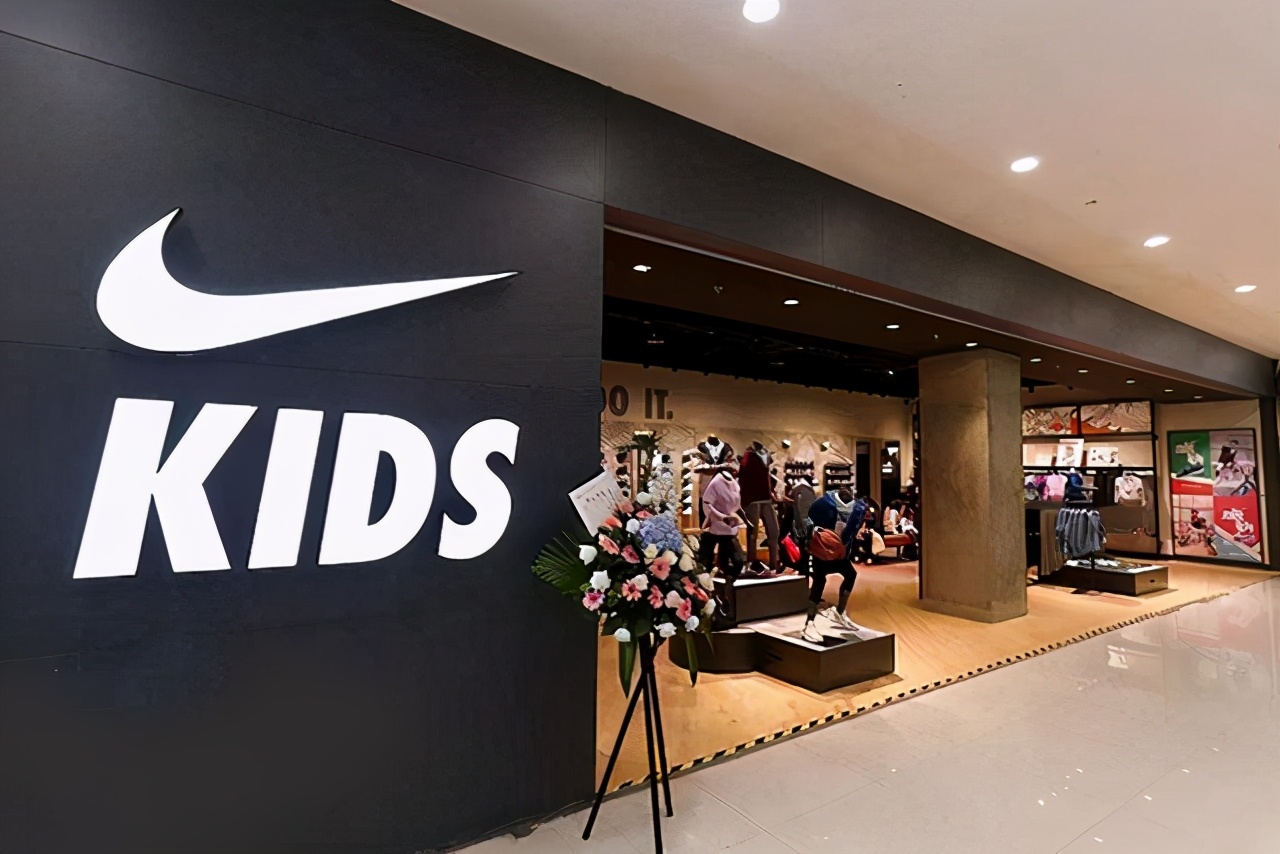 耐克京东最新广告,耐克新广告引争议