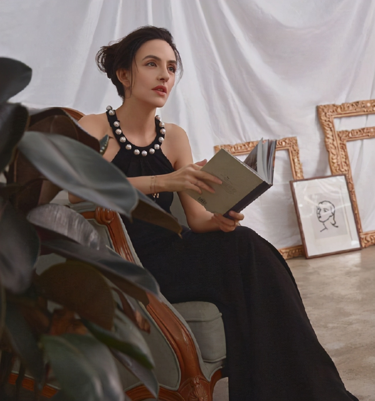 刘烨混血儿女变化大,儿子帅气女儿腼腆,法国妻子傲娇美丽似贵族