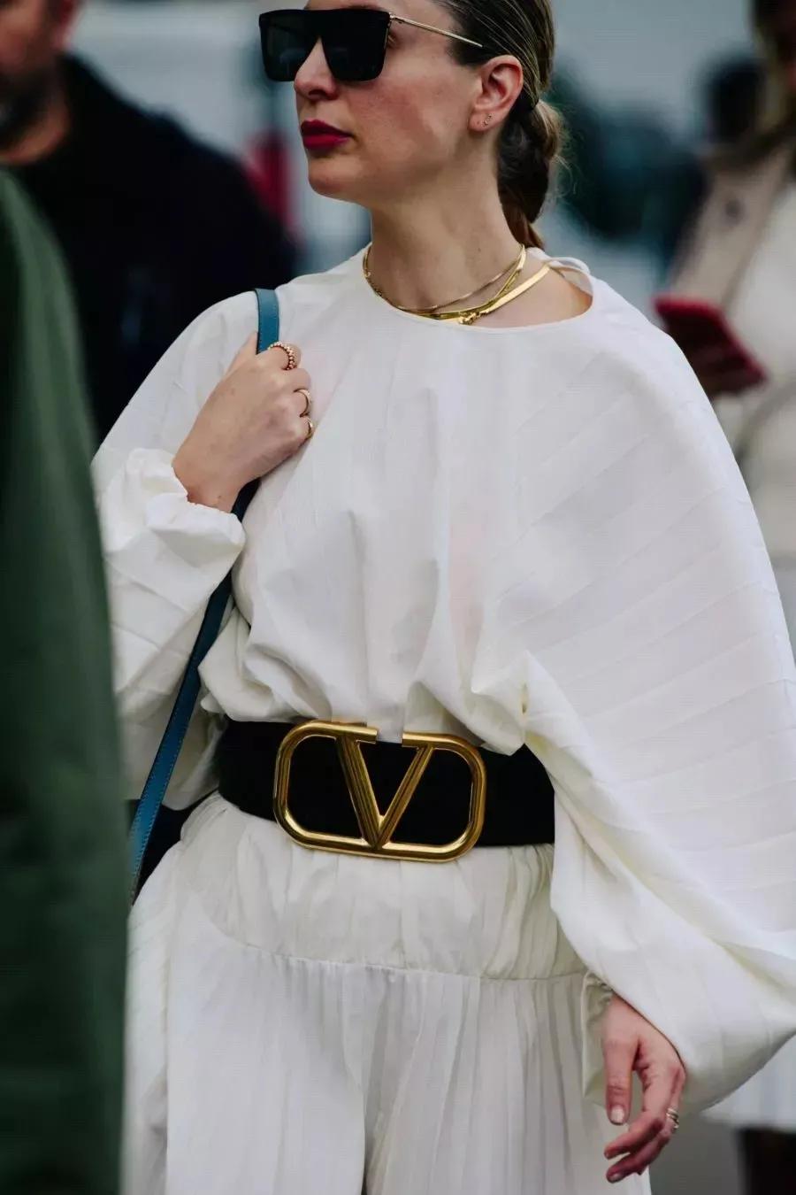 一条腰带拯救一条碎花裙,一条神奇的束腰带