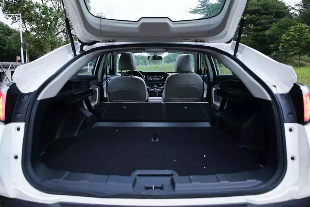 宝马x6性能测试不负运动之名,2019年第三代新宝马x6测评