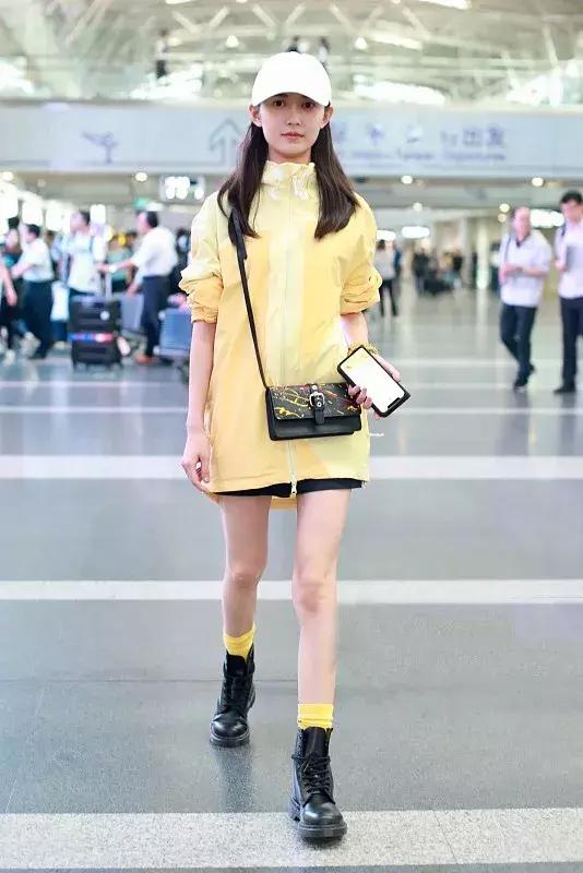 浅浅一抹鹅黄色解锁春日街头清新柔美小仙女Style!