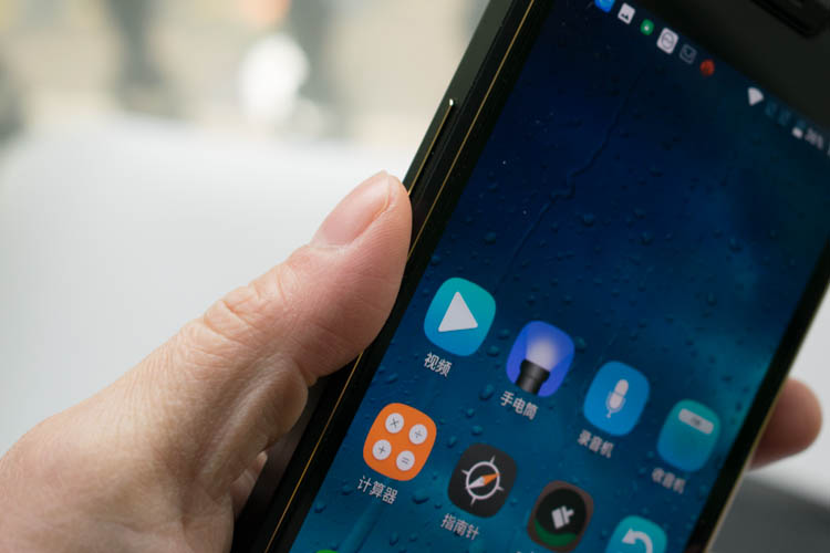 目前最强双摄手机,待机20天手机