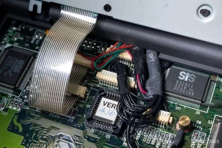 一百多块买个26年前的笔记本,我改了改,还能上网