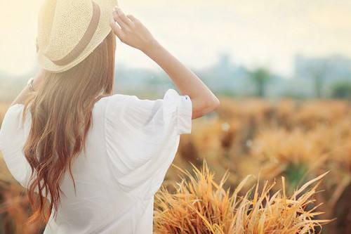 离婚多年女人还和前夫同居,离婚女人同时交往多名男人为什么