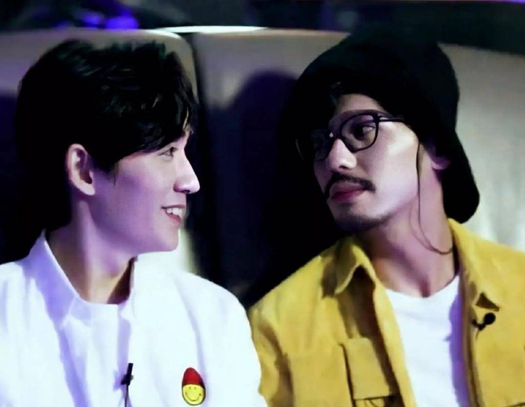 朱一龙镇魂蓝色衣服,朱一龙身上的标签