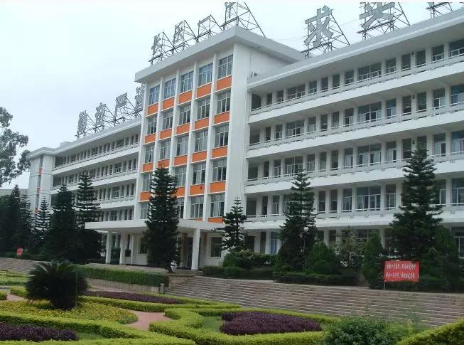 福州最牛逼的学校,被清华北大争着录取