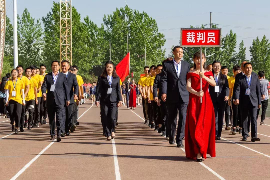 校园运动会燃爆舞蹈,校园运动会大神跳舞惊艳全场