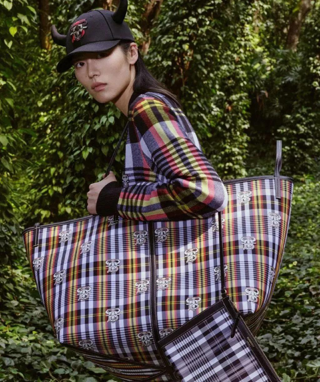 阿迪达斯牛年限定鞋,品牌牛年限量款