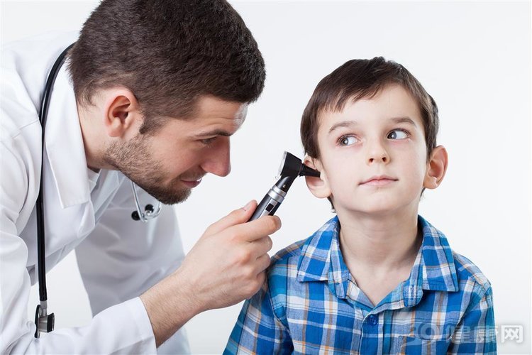 油耳朵是一种病吗,油耳朵并没有带来什么不良的影响