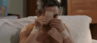 膏药越贴越痛还要不要贴,腰突坐骨神经痛贴膏药贴哪里