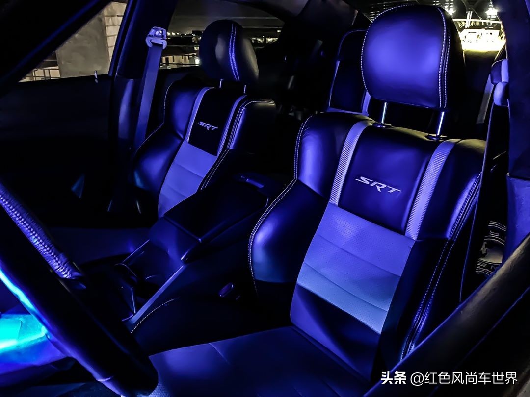 道奇战马srt8多少钱,肌肉猛兽道奇战马