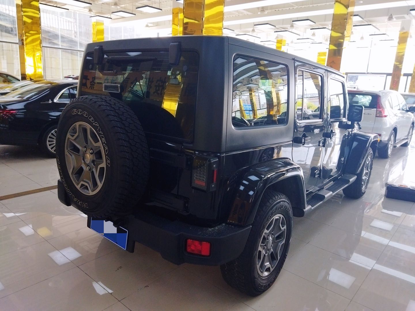 09年的jeep牧马人多少钱,jeep牧马人8缸