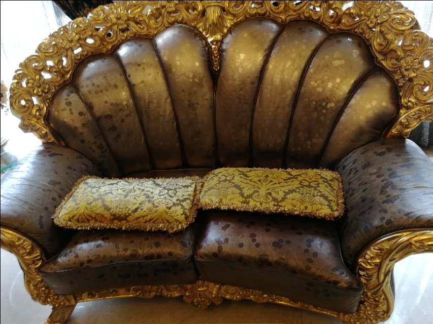 家里皮沙发脱漆了怎么补救,西昌皮沙发掉皮翻新修复