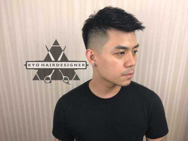 男生头发两侧炸毛一招完美解决,头发两侧炸毛软化还是服帖好