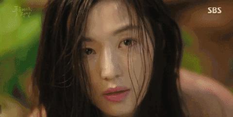 蓝色大海的传说全智贤穿搭玫红色,全智贤蓝色大海的传说眼泪变珍珠