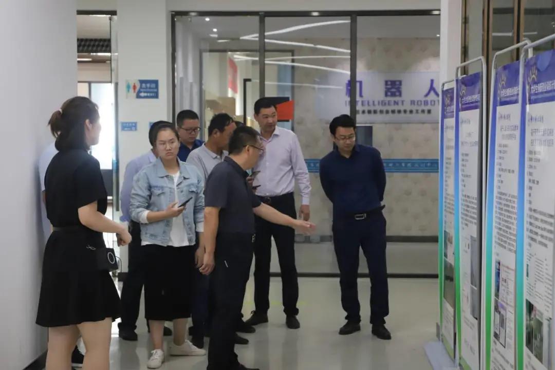 武陟县领导到车邦公司考察,热烈欢迎领导到我校调研指导工作