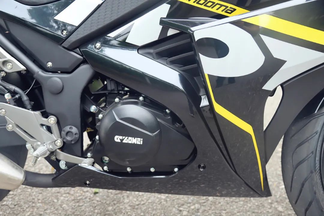 魅影s450摩托车测评,无极250rr和诺马魅影255s哪个质量好