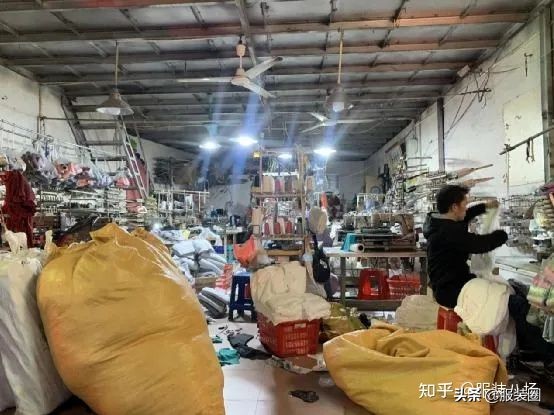 中大服装圈“三和大神”：拒绝流水线，快活打工人