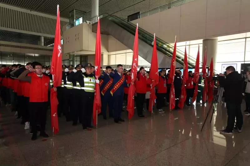 河南“水果猎人”走遍东南亚雨林,吃过600多种水果;月球上长出第一株绿芽,种子培育来自安阳丨大河早新闻