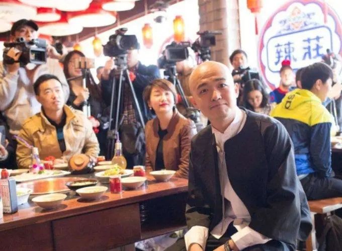 明星餐饮投资100万,明星开餐饮暴亏