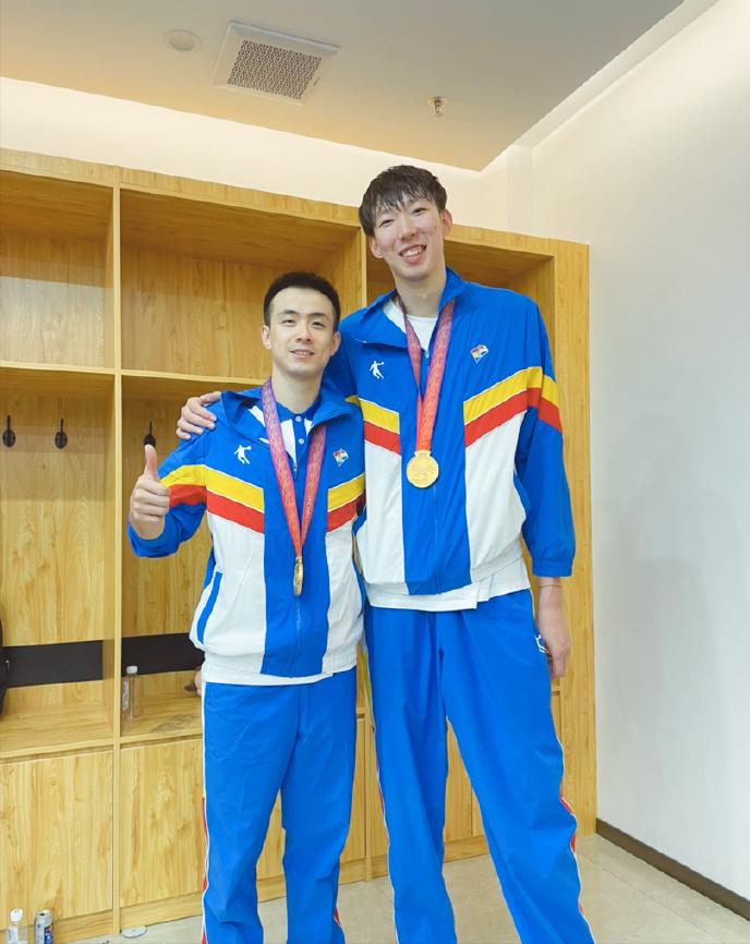 周琦26号球衣篮球明星,周琦26号能上场吗