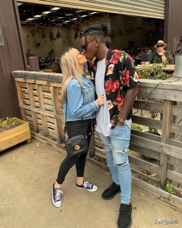 18岁澳洲女孩找黑人做男友!被无良网站公示供人羞辱