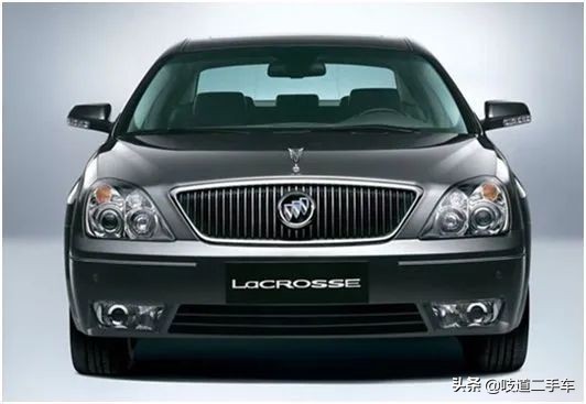 2万左右美式真皮沙发,2万开宝马奔驰