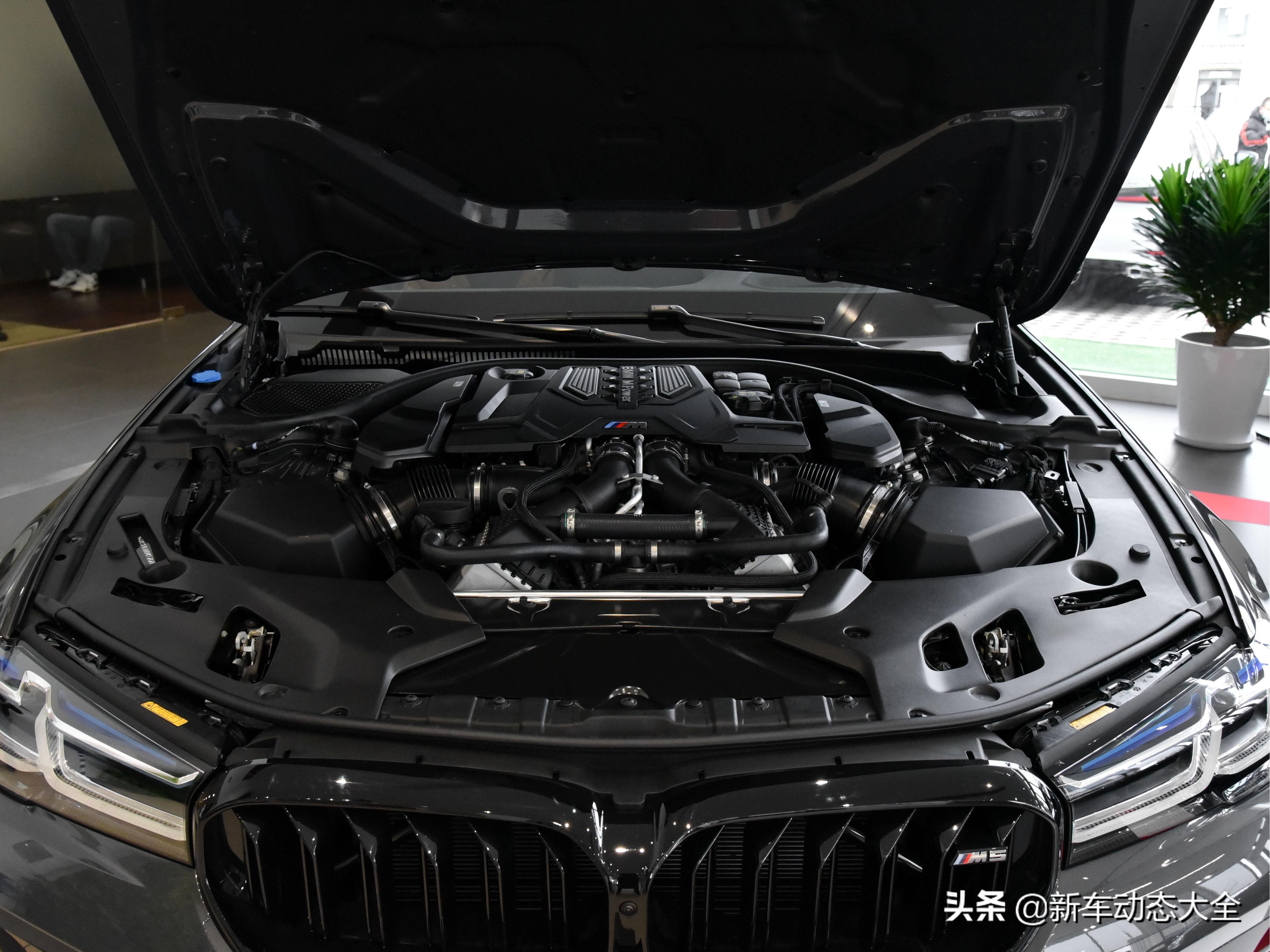 双涡轮增压v8.5.0,双涡轮增压V8汽油发动机